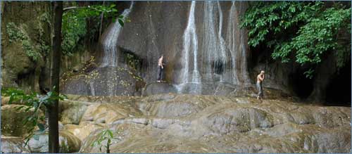 Sai Yok Noi waterfall, Kanchanaburi Sai Yok Noi waterfall, Kanchanaburi