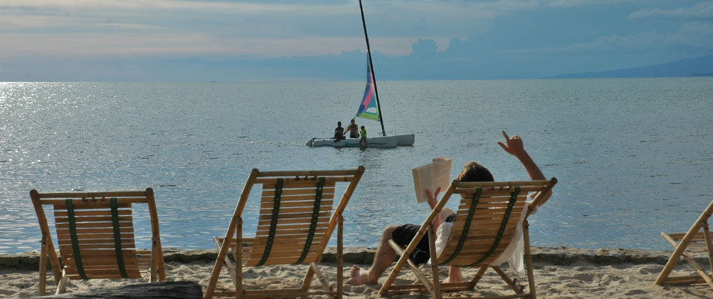 Cambodia: Waiting for a boat at Knai Bang Chaat, Kep