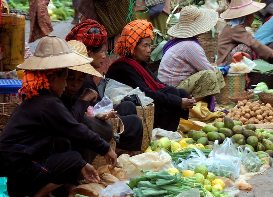 Aung Ban market