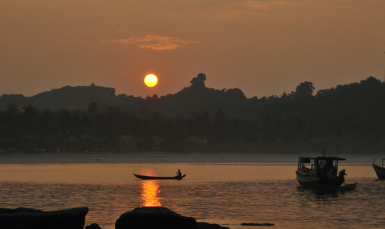 Sunrise at Ngwe Saung