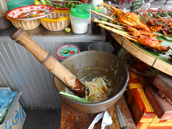 https://cache.travelfish.org/blogs/laos/wp-content/uploads/2013/07/Papaya-Salad-A1.jpg