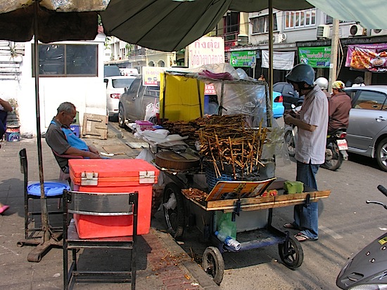  Asar pollo, vender pollo y dormir la siesta a la vez master ¿maestro multitarea?