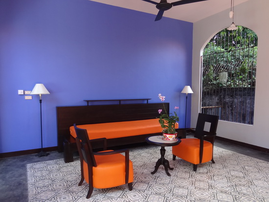 The blue sala lounge.